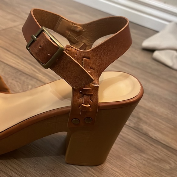 Heels - Picture 3 of 8